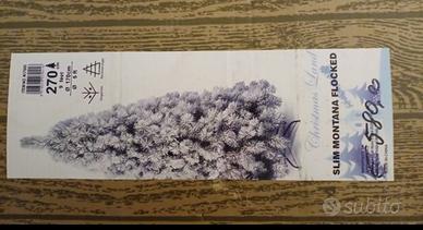 Albero di Natale innevato