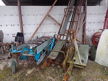 Attrezzi agricoli vari