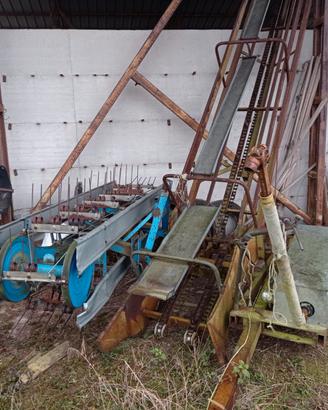 Attrezzi agricoli vari