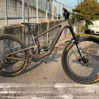 Santa Cruz Bronson CC taglia M TELAIO NUOVO