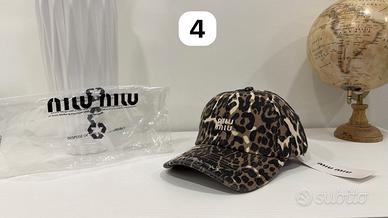 Cappello con visiera