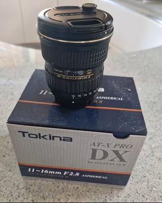 Tokina 11-16 attacco nikon