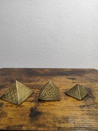 Set 3 Piramidi in Metallo Vintage metà XX secolo
