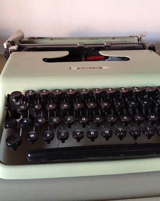 Macchina da scrivere Lettera 22