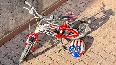 Bicletta bimbi con caschetto