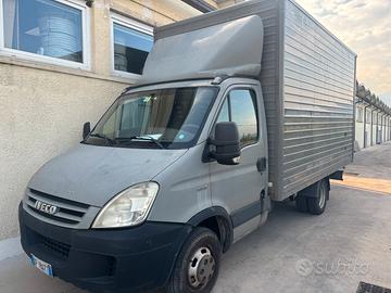 autocarro iveco daily cassa