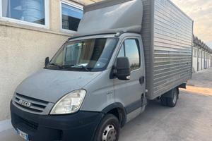 autocarro iveco daily cassa