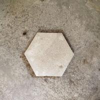 Piastrelle esagonali cemento/pietrino