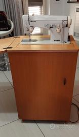 Macchina da cucire Necchi 