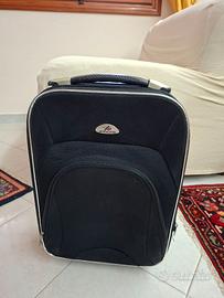 Valigia da viaggio in aereo