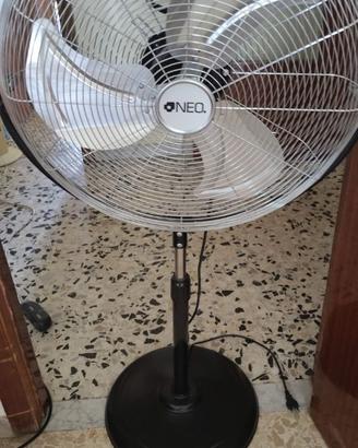 Ventilatore a piantana con asta semovibile