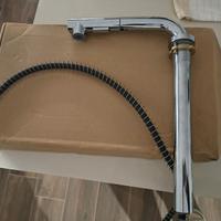 Miscelatore cucina doccetta sottofinestra