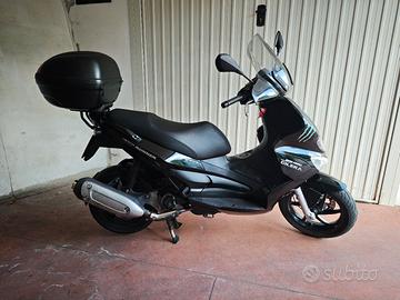 Gilera Runner ST 200 variatore Malossi, bauletto.