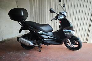 Gilera Runner ST 200 variatore Malossi, bauletto.