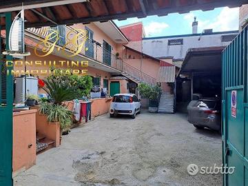 Soluzione indipendente con cortile a Parete
