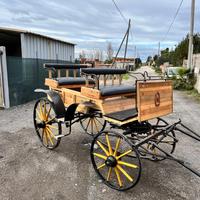 Carrozza anni 800 perfettamente restaurata