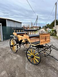Carrozza anni 800 perfettamente restaurata