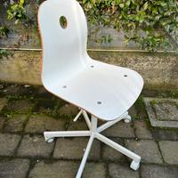 Sedia girevole bianca ikea con rotelle