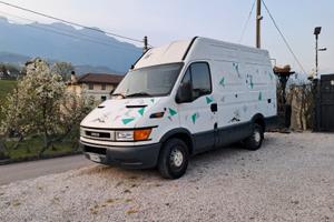 Furgone daily 2300 jtd anno 2005 adibito a camper