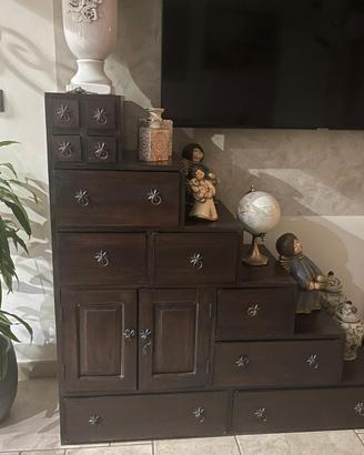 Mobile cassettiera in legno a gradini