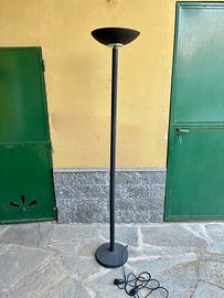Lampada a stelo LED funzionante