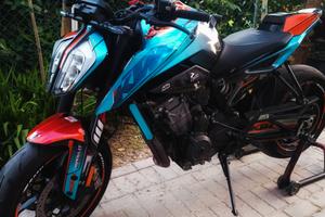 Duke 790 - 105 cv - tech pack e accessori