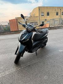 Beverly 300 S