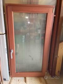 finestra in legno