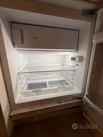 Hotpoint Frigorifero sottotavolo con freezer