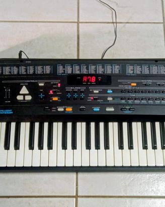 Pianola Roland con sintetizzatore