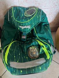 Zaino ergobag pantera verde con adesivi aggiuntivi