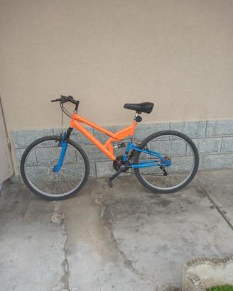bicicletta MTB 