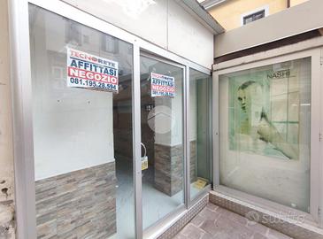 NEGOZIO A NAPOLI