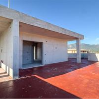 Trilocale bilivelli con ampia terrazza