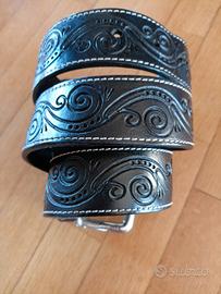 Cintura di pelle decorata a mano