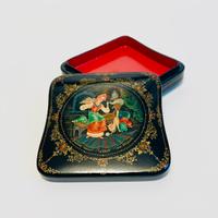 Scatola Russa laccata