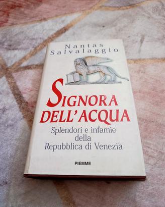 Signora dell' Acqua 