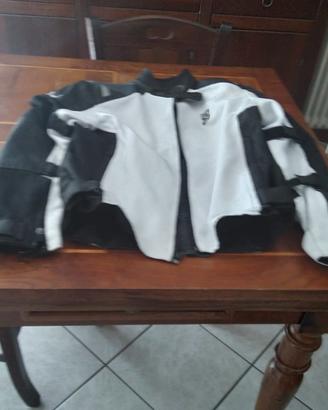  giubbotto e casco  