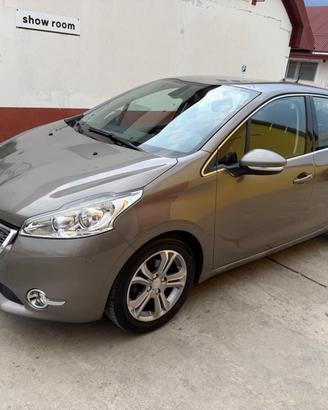 Peugeot 208 1.2 VTi 5 porte Navigatore - 2012