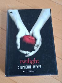 Romanzo "Twilight" di Stephenie Meyer