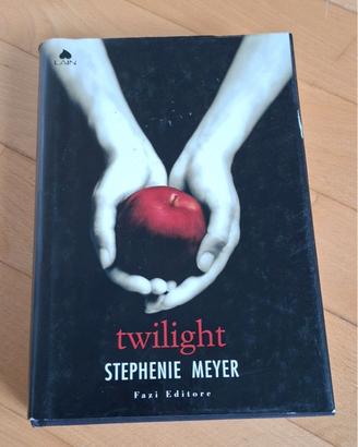Romanzo "Twilight" di Stephenie Meyer