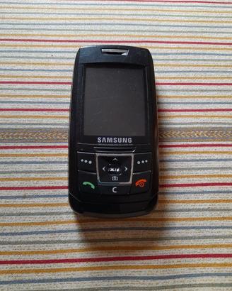 Telefono Samsung SGH-E250 nero a slitta