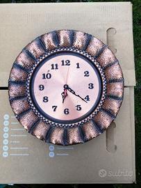 orologi da parete , statua donna