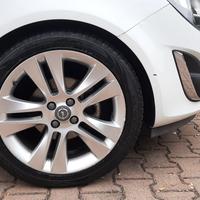 Pneumatici 215 45 r17 usati