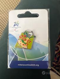 Spilla Olimpiadi Milano Cortina 2026 spaghetti