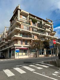 Prestigioso attico panoramico da ristrutturare