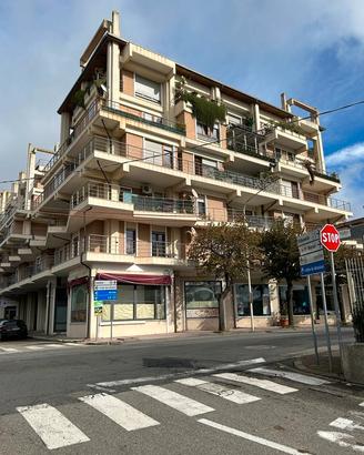Prestigioso attico panoramico da ristrutturare