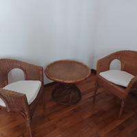 tavolino con poltroncine 