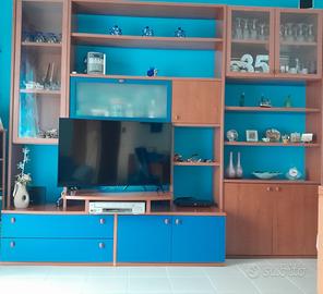 Mobile soggiorno con tavolo