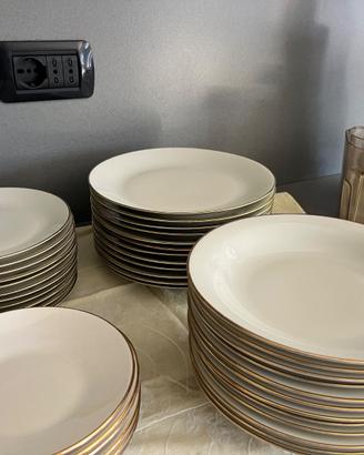 Set piatti con bordo oro